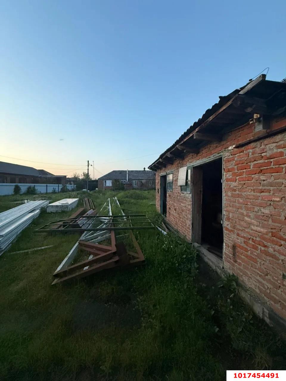 Фото №10: Дом <span class="whitespace-nowrap">107 м²</span> <span class="whitespace-nowrap">+ 10 сот.</span>, <span class="whitespace-nowrap">1 эт.</span> - Тахтамукай, ул. Южная, 65