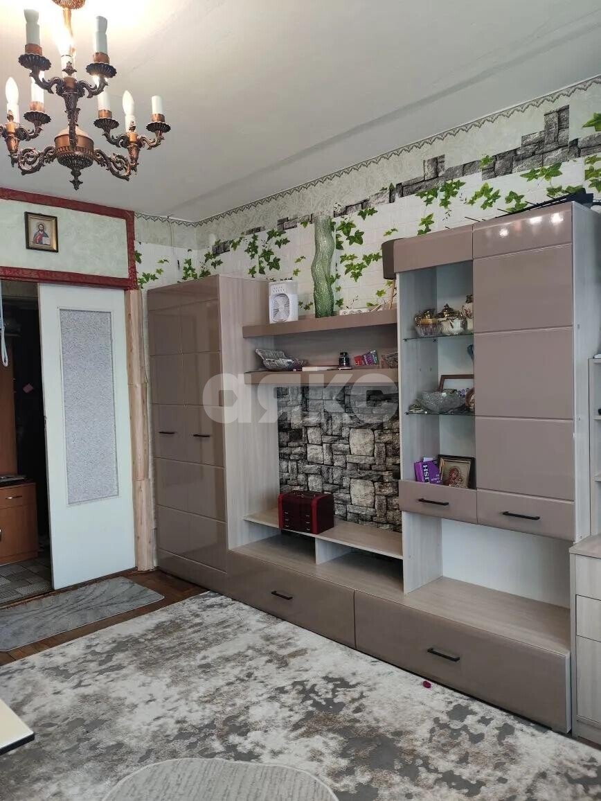 Фото №1: 2-комнатная квартира <span class="whitespace-nowrap">49 м²</span>, <span class="whitespace-nowrap">9/9 эт.</span> - Мелитополь, р. Микро, б-р 30-летия Победы, 1
