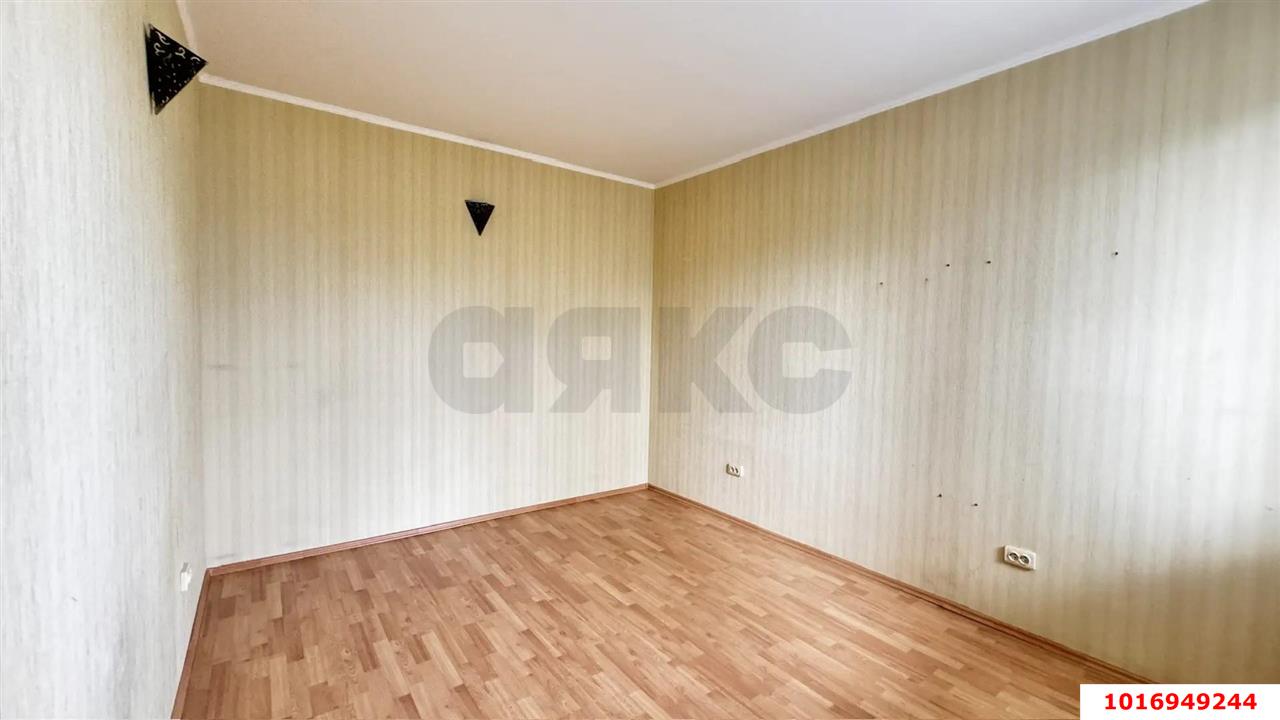Фото №2: 1-комнатная квартира <span class="whitespace-nowrap">34 м²</span>, <span class="whitespace-nowrap">2/3 эт.</span> - Краснодар, Центральный внутригородской округ, мкр. Центральный, ул. Володи Головатого, 435/1