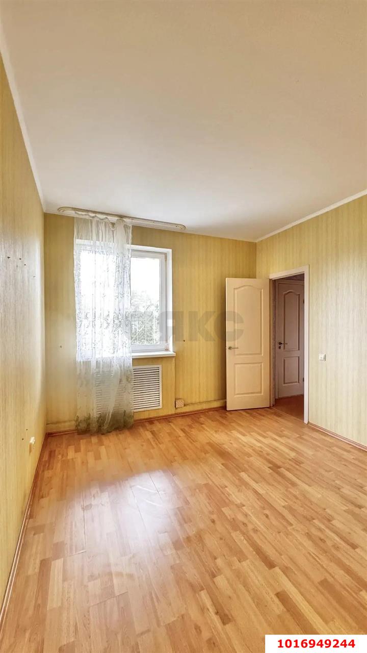 Фото №6: 1-комнатная квартира <span class="whitespace-nowrap">34 м²</span>, <span class="whitespace-nowrap">2/3 эт.</span> - Краснодар, Центральный внутригородской округ, мкр. Центральный, ул. Володи Головатого, 435/1