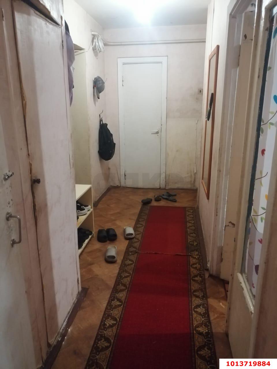 Фото №3: Торговое помещение <span class="whitespace-nowrap">47 м²</span>, <span class="whitespace-nowrap">1/9 эт.</span> - Краснодар, Карасунский внутригородской округ, мкр. Комсомольский, ул. Симферопольская, 40