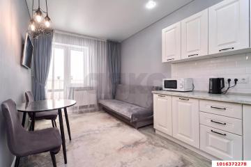 Фото №1: 1-комнатная квартира <span class="whitespace-nowrap">41 м²</span>, <span class="whitespace-nowrap">5/16 эт.</span> - Краснодар, мкр. ЖК Валентина, ул. имени Дзержинского, 64/2