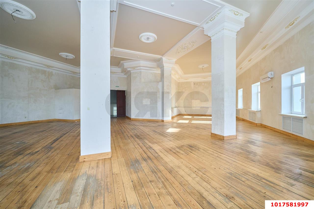 Фото №6: Офисное помещение <span class="whitespace-nowrap">171 м²</span>, <span class="whitespace-nowrap">3/4 эт.</span> - Краснодар, Центральный внутригородской округ, мкр. Центральный, ул. Чапаева, 94
