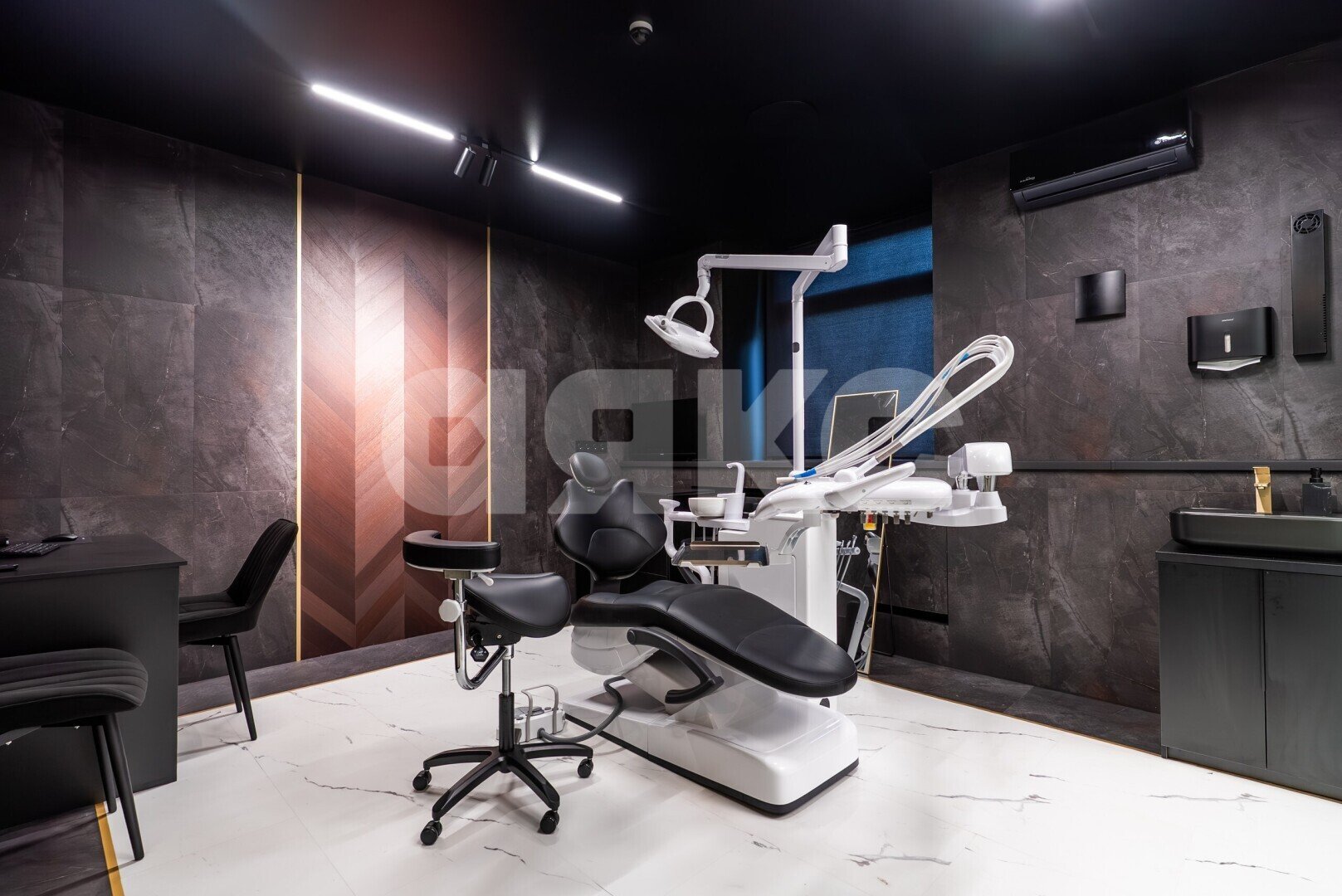 Фото №5: Коммерция <span class="whitespace-nowrap">250 м²</span>, <span class="whitespace-nowrap">1/11 эт.</span> - Москва, ул. Фрунзенская набережная, 38/1