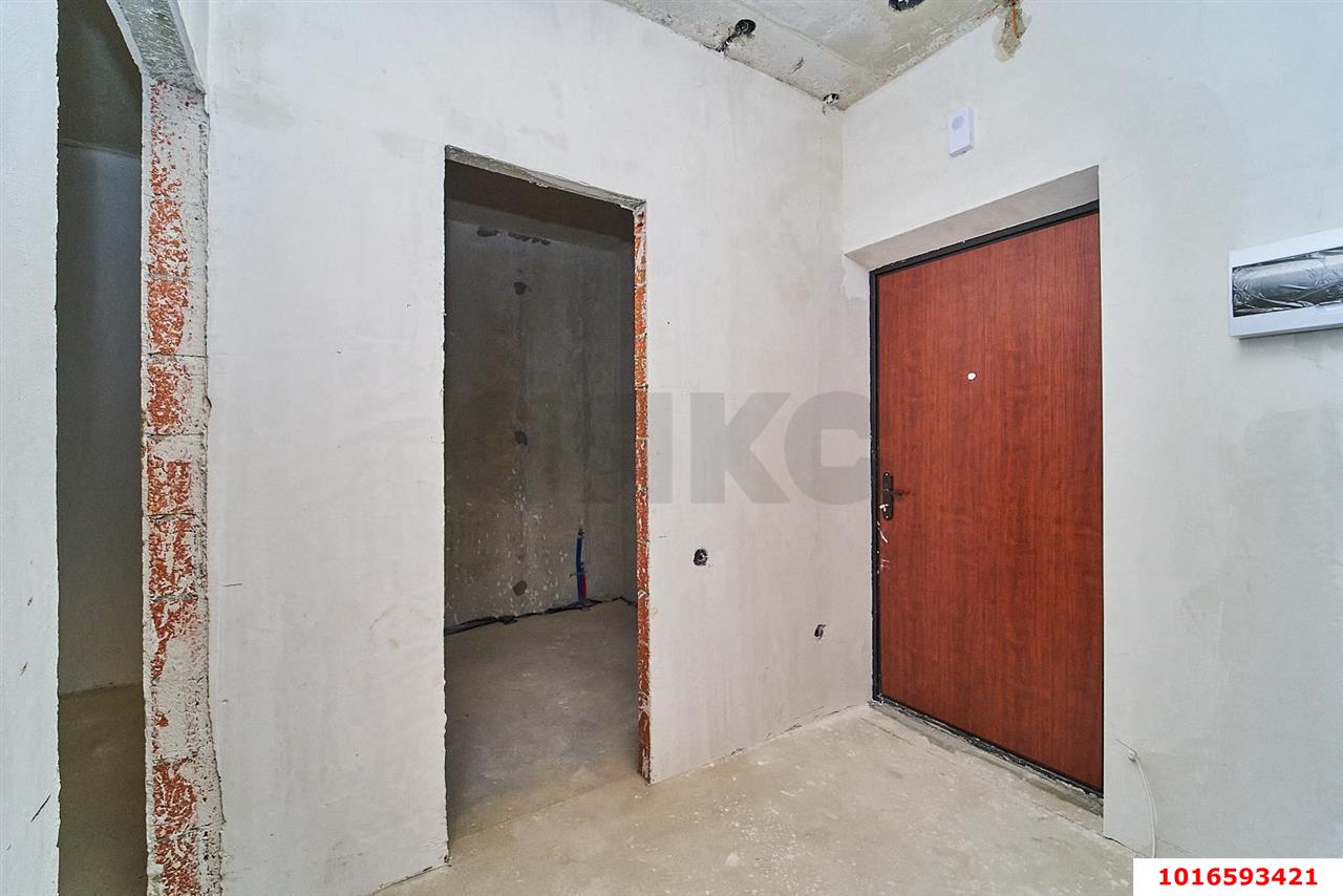 Фото №3: 1-комнатная квартира <span class="whitespace-nowrap">32 м²</span>, <span class="whitespace-nowrap">16/16 эт.</span> - Краснодар, Прикубанский внутригородской округ, мкр. 2-я Площадка, ул. Ветеранов, 83к14