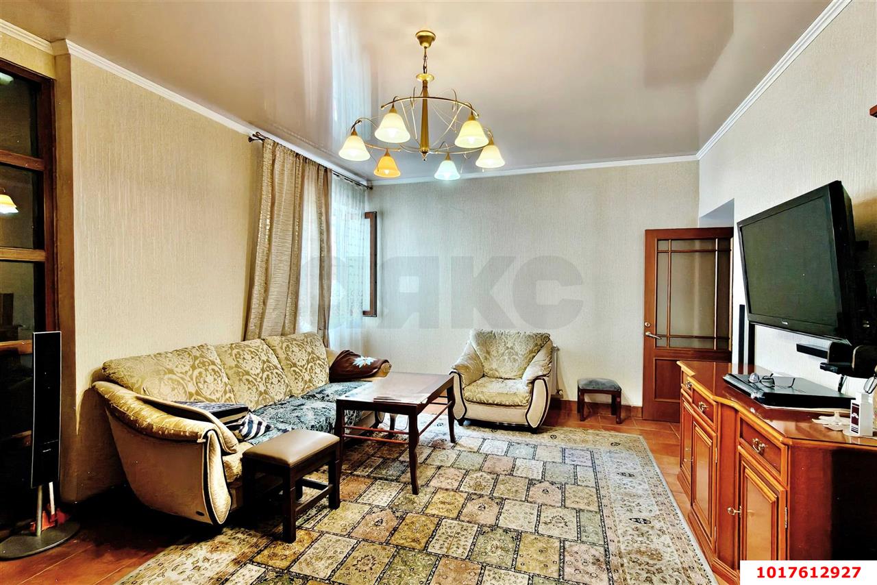 Фото №10: Отдельное здание <span class="whitespace-nowrap">350 м²</span>, <span class="whitespace-nowrap">1/3 эт.</span> - Краснодар, Центральный внутригородской округ, мкр. Дубинка, ул. Ставропольская, 220/2