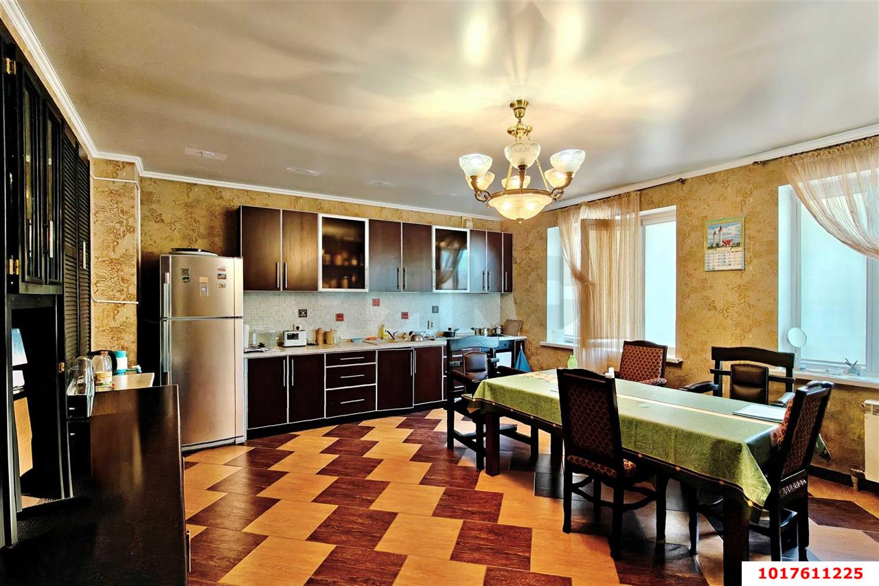 Фото №10: Отдельное здание <span class="whitespace-nowrap">865 м²</span>, <span class="whitespace-nowrap">1/2 эт.</span> - Краснодар, Центральный внутригородской округ, мкр. Дубинка, ул. Ставропольская, 220/2