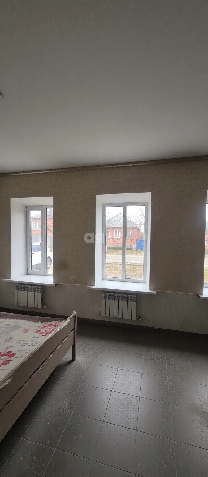 Фото №4: Дом <span class="whitespace-nowrap">100 м²</span> <span class="whitespace-nowrap">+ 6 сот.</span>, <span class="whitespace-nowrap">1 эт.</span> - Майкоп, мкр. Кондитерской Фабрики, ул. Восточная