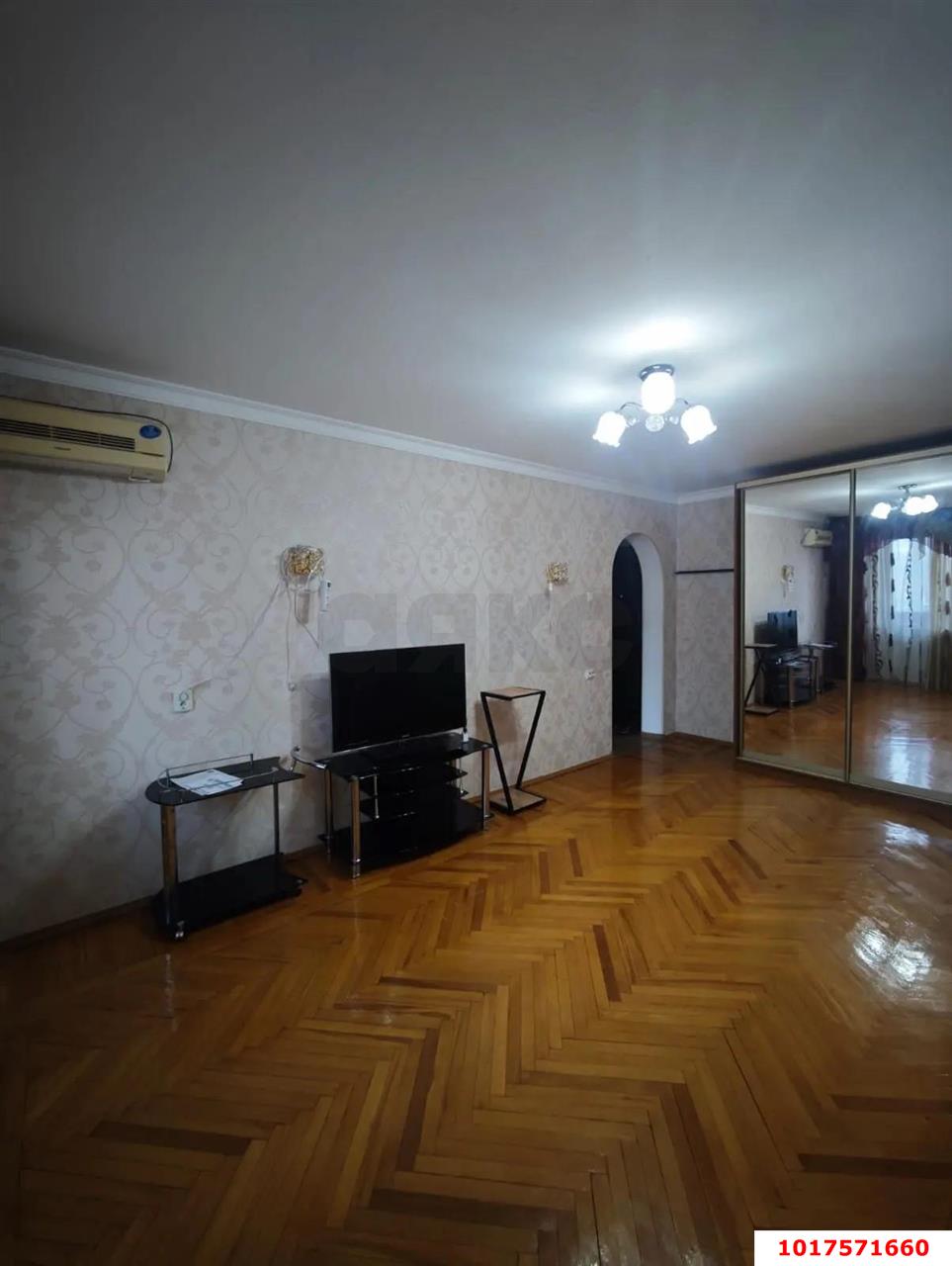Фото №7: 1-комнатная квартира <span class="whitespace-nowrap">33 м²</span>, <span class="whitespace-nowrap">3/12 эт.</span> - Краснодар, Западный внутригородской округ, мкр. Юбилейный, ул. 70-летия Октября, 12/1