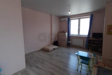 Фото №1: 1-комнатная квартира <span class="whitespace-nowrap">43 м²</span>, <span class="whitespace-nowrap">4/12 эт.</span> - Краснодар, мкр. Светлоград, ул. Красных Партизан, 1/3к10