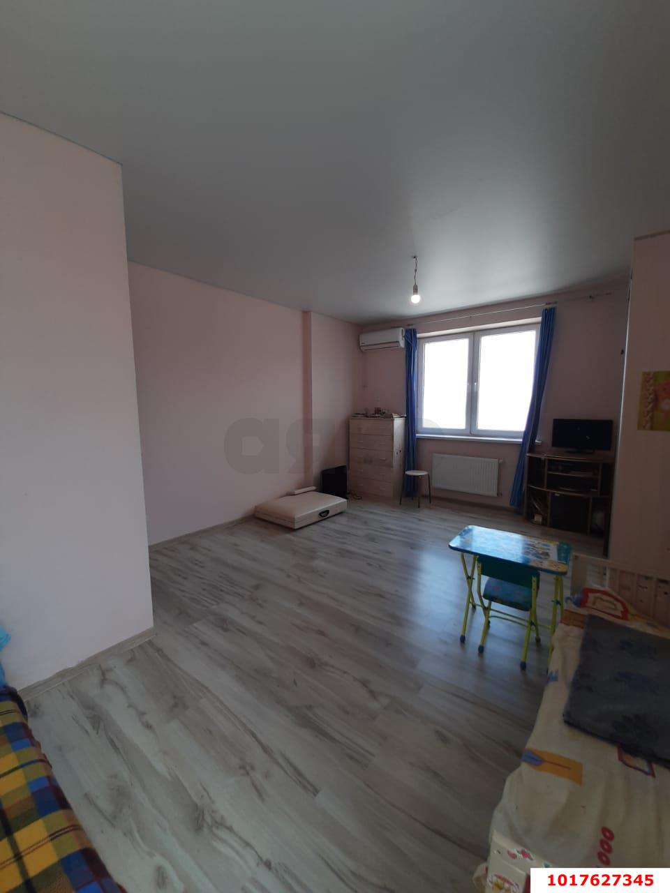 Фото №1: 1-комнатная квартира <span class="whitespace-nowrap">45 м²</span>, <span class="whitespace-nowrap">4/12 эт.</span> - Краснодар, Прикубанский внутригородской округ, Славянский, мкр. Светлоград, ул. Красных Партизан, 1/3к10