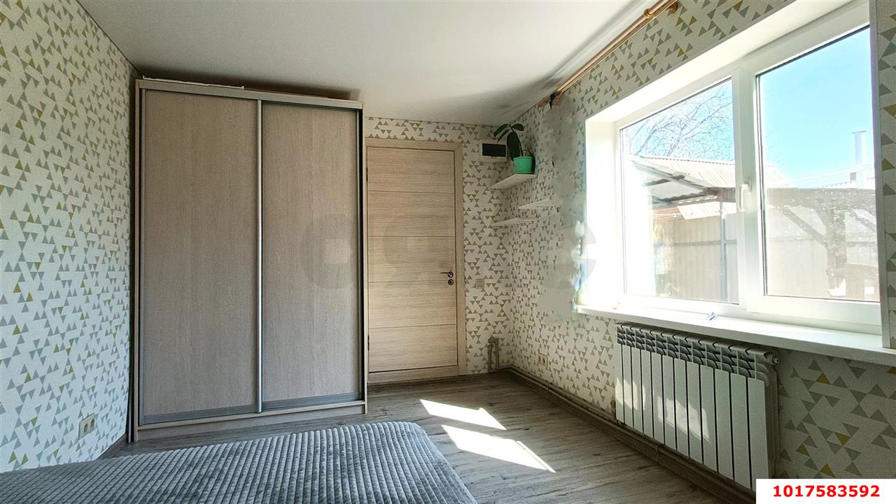 Фото №2: 2-комнатная квартира <span class="whitespace-nowrap">38 м²</span>, <span class="whitespace-nowrap">1/1 эт.</span> - Краснодар, Прикубанский внутригородской округ, мкр. Славянский, ул. имени Толбухина, 73