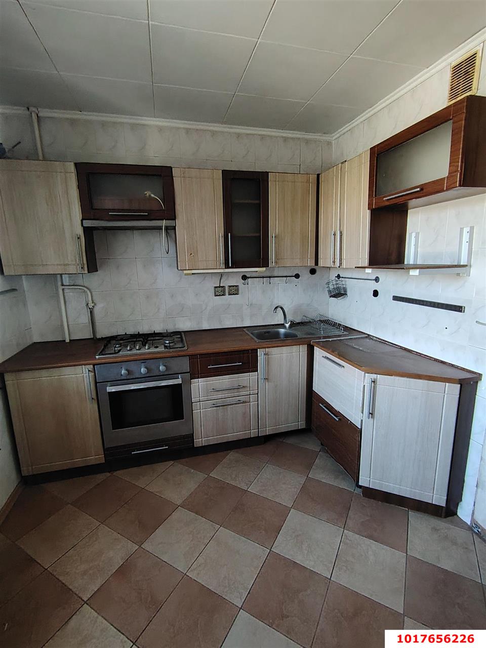 Фото №1: 4-комнатная квартира <span class="whitespace-nowrap">90 м²</span>, <span class="whitespace-nowrap">5/9 эт.</span> - Краснодар, Прикубанский внутригородской округ, мкр. Завод Измерительных Приборов, ул. имени 40-летия Победы, 33/3