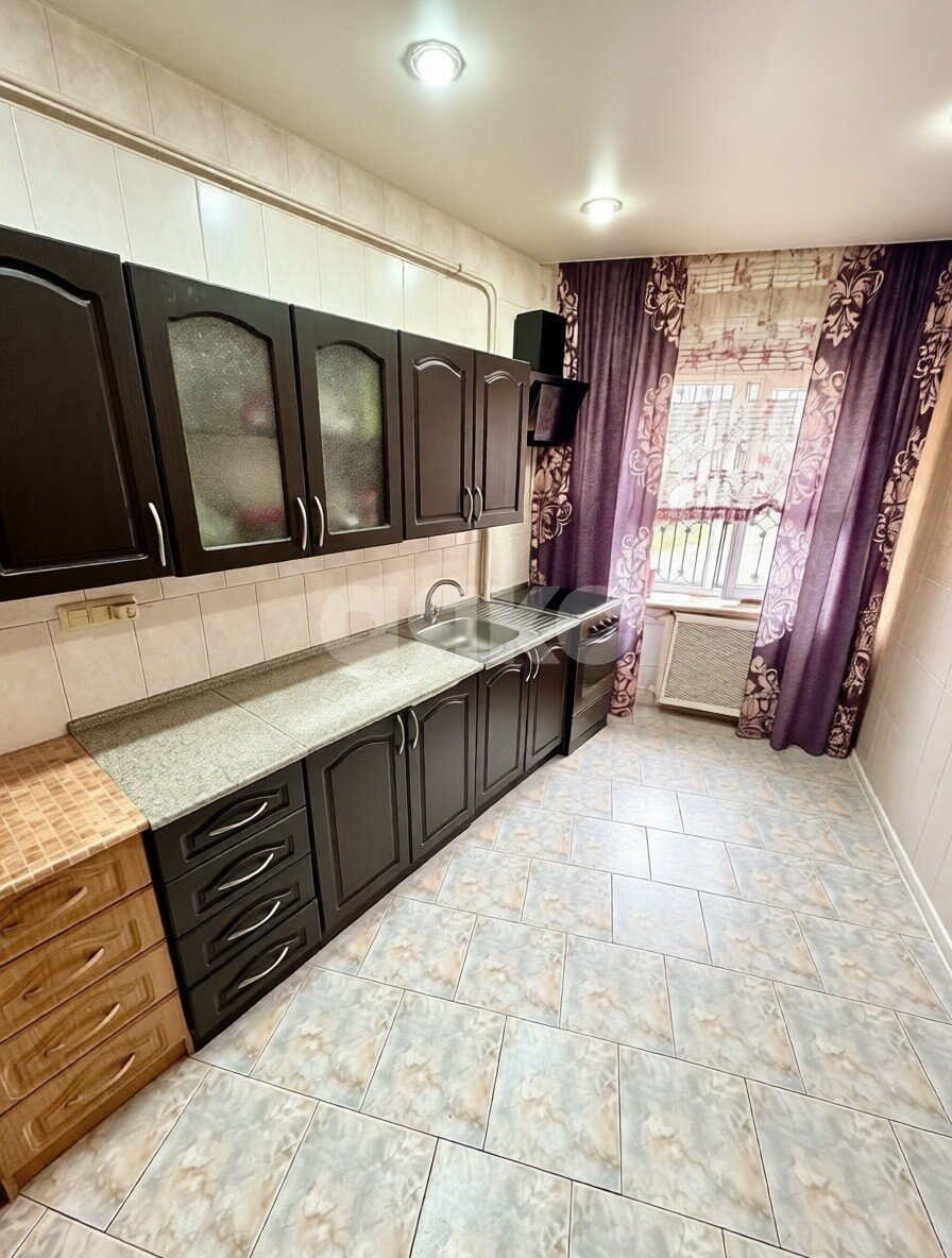 Фото №2: 2-комнатная квартира <span class="whitespace-nowrap">54 м²</span>, <span class="whitespace-nowrap">1/1 эт.</span> - Майкоп, мкр. Центр, ул. Пушкина, 202А