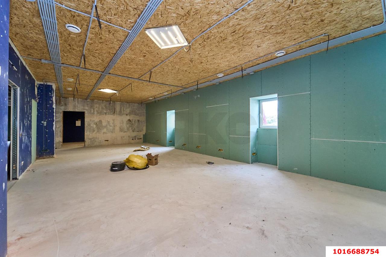 Фото №2: Офисное помещение <span class="whitespace-nowrap">229 м²</span>, <span class="whitespace-nowrap">3/3 эт.</span> - Краснодар, Центральный внутригородской округ, мкр. Покровка, ул. Северная, 484