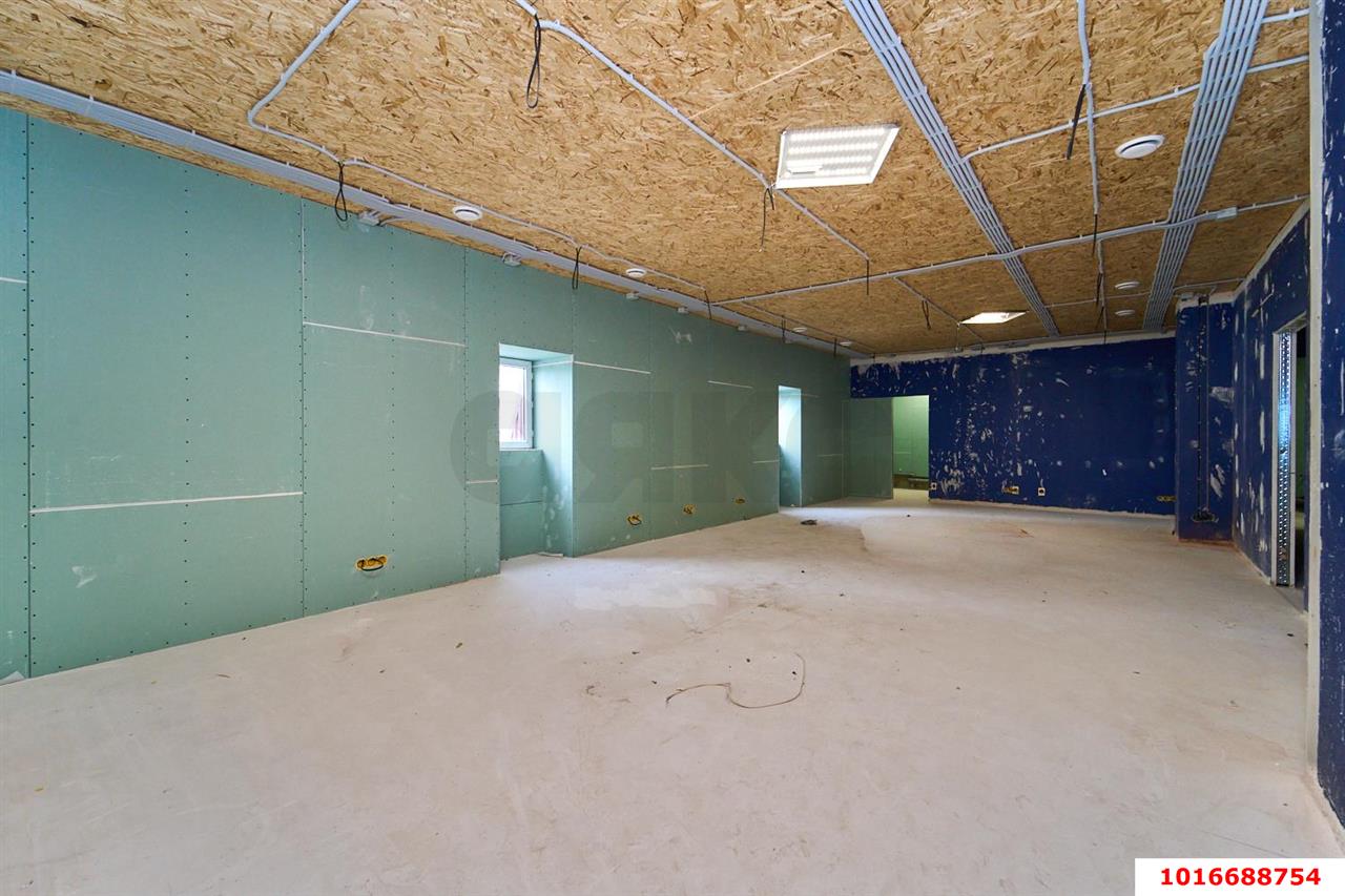 Фото №3: Офисное помещение <span class="whitespace-nowrap">229 м²</span>, <span class="whitespace-nowrap">3/3 эт.</span> - Краснодар, Центральный внутригородской округ, мкр. Покровка, ул. Северная, 484