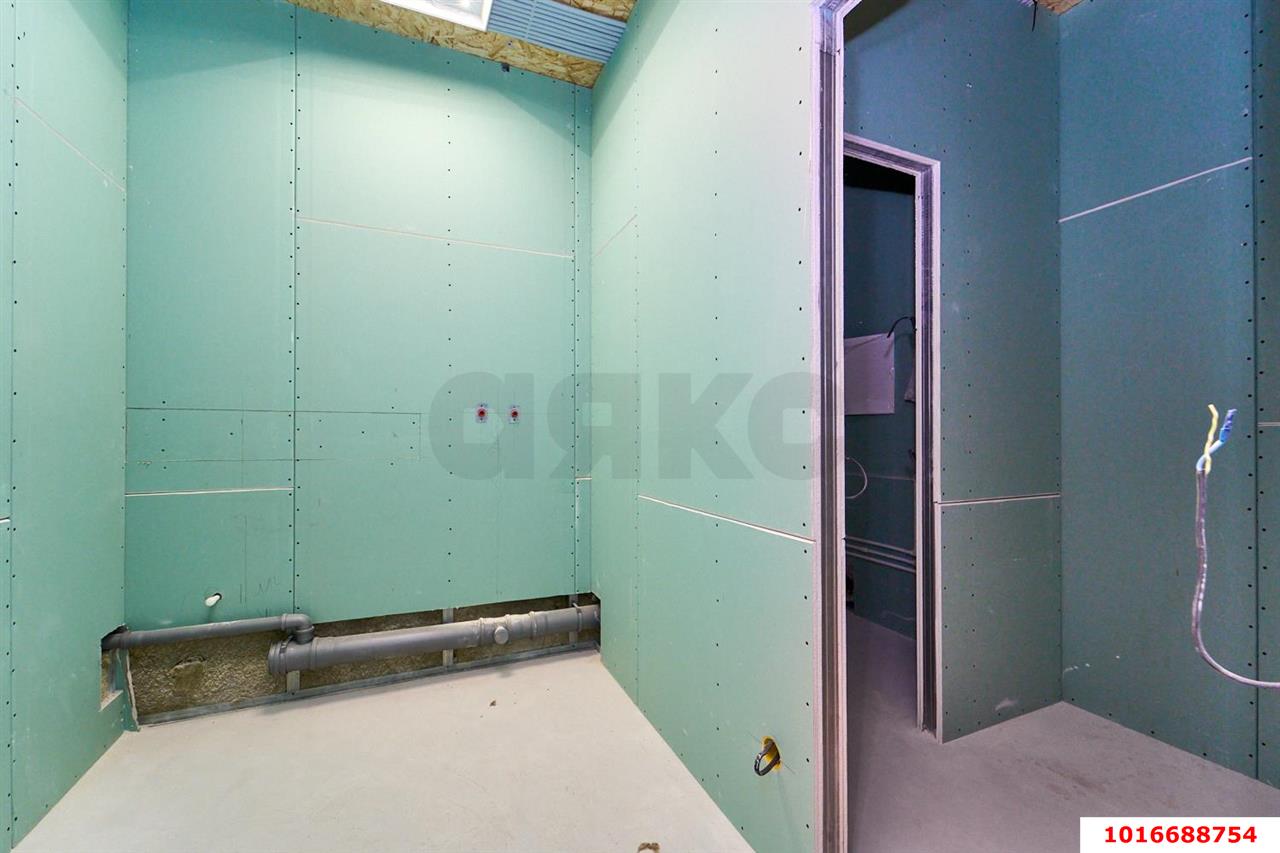 Фото №5: Офисное помещение <span class="whitespace-nowrap">229 м²</span>, <span class="whitespace-nowrap">3/3 эт.</span> - Краснодар, Центральный внутригородской округ, мкр. Покровка, ул. Северная, 484