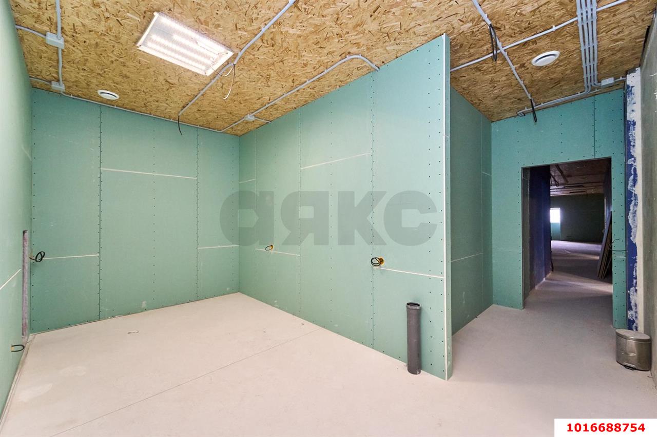 Фото №4: Офисное помещение <span class="whitespace-nowrap">229 м²</span>, <span class="whitespace-nowrap">3/3 эт.</span> - Краснодар, Центральный внутригородской округ, мкр. Покровка, ул. Северная, 484