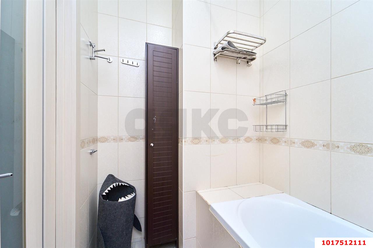 Фото №13: 3-комнатная квартира <span class="whitespace-nowrap">85 м²</span>, <span class="whitespace-nowrap">6/16 эт.</span> - Краснодар, Западный внутригородской округ, мкр. Юбилейный, ул. 70-летия Октября, 1/4