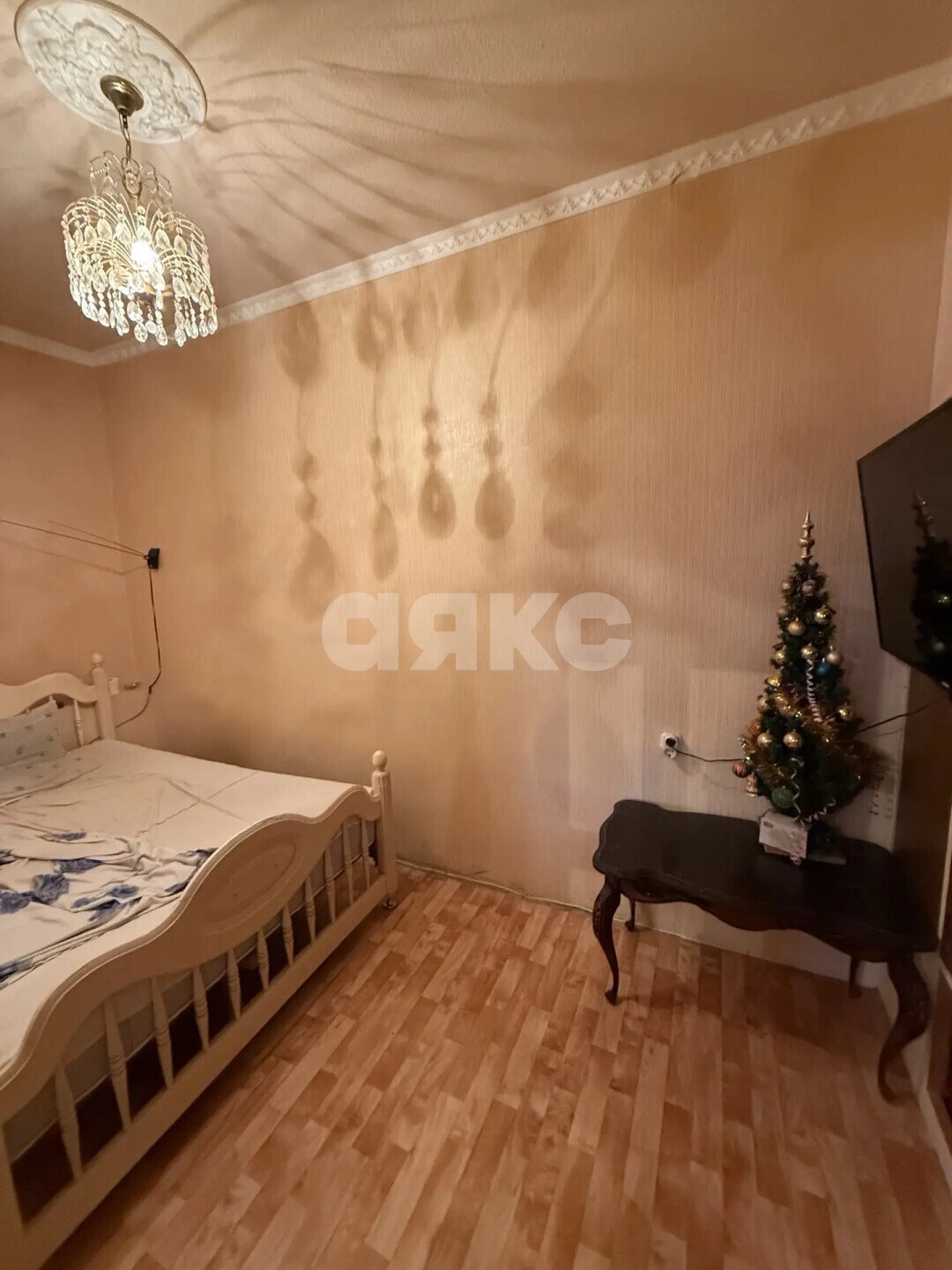 Фото №2: 2-комнатная квартира <span class="whitespace-nowrap">50 м²</span>, <span class="whitespace-nowrap">2/2 эт.</span> - Новокубанск, ул. Мира, 9