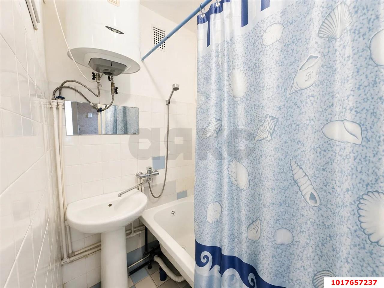 Фото №7: 2-комнатная квартира <span class="whitespace-nowrap">38 м²</span>, <span class="whitespace-nowrap">1/5 эт.</span> - Краснодар, Центральный внутригородской округ, мкр. Центральный, ул. Братьев Дроздовых, 14