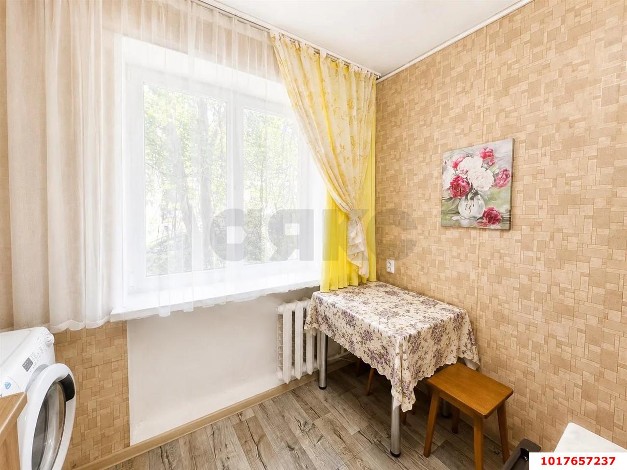 Фото №4: 2-комнатная квартира <span class="whitespace-nowrap">38 м²</span>, <span class="whitespace-nowrap">1/5 эт.</span> - Краснодар, Центральный внутригородской округ, мкр. Центральный, ул. Братьев Дроздовых, 14