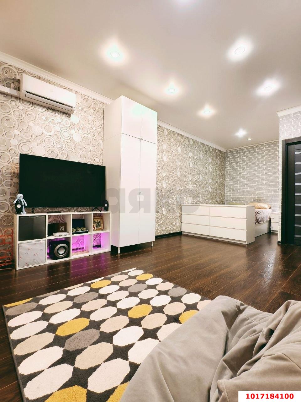 Фото №5: 1-комнатная квартира <span class="whitespace-nowrap">38 м²</span>, <span class="whitespace-nowrap">8/25 эт.</span> - Краснодар, Прикубанский внутригородской округ, Завод Измерительных Приборов, мкр. ЖК Москва, ул. Российская, 79/3к2