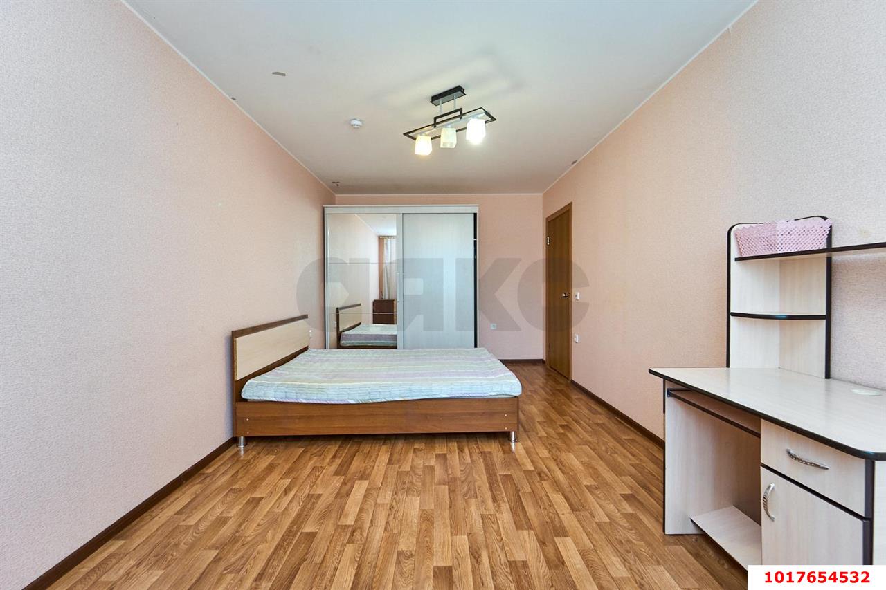 Фото №5: 2-комнатная квартира <span class="whitespace-nowrap">56 м²</span>, <span class="whitespace-nowrap">13/16 эт.</span> - Краснодар, Прикубанский внутригородской округ, мкр. Восточно-Кругликовский, ул. Черкасская, 131
