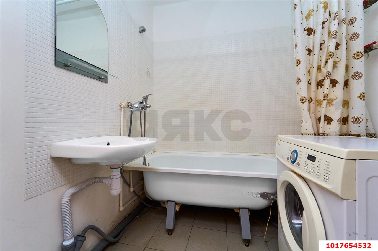 Фото №11: 2-комнатная квартира <span class="whitespace-nowrap">56 м²</span>, <span class="whitespace-nowrap">13/16 эт.</span> - Краснодар, Прикубанский внутригородской округ, мкр. Восточно-Кругликовский, ул. Черкасская, 131