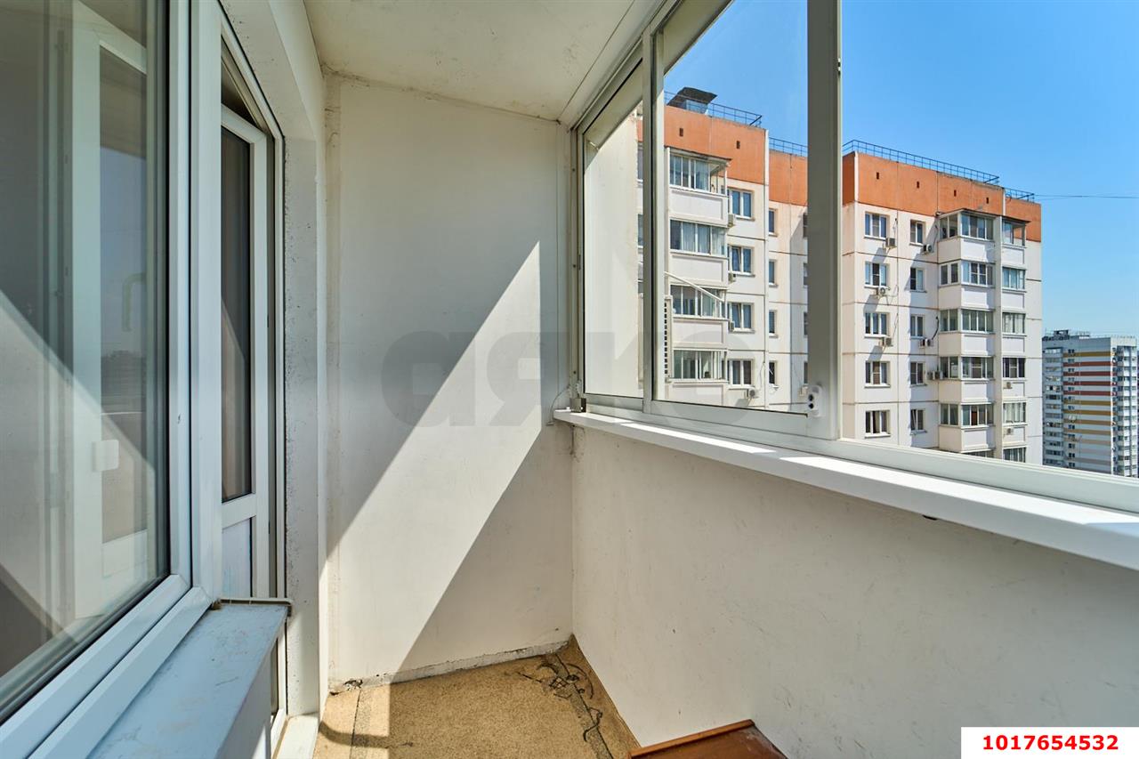 Фото №3: 2-комнатная квартира <span class="whitespace-nowrap">56 м²</span>, <span class="whitespace-nowrap">13/16 эт.</span> - Краснодар, Прикубанский внутригородской округ, мкр. Восточно-Кругликовский, ул. Черкасская, 131