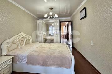 Фото №1: 3-комнатная квартира <span class="whitespace-nowrap">80 м²</span>, <span class="whitespace-nowrap">2/5 эт.</span> - Черкесск, ул. Ленина, 58Б