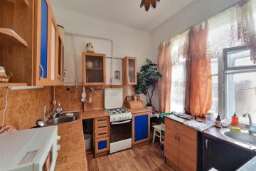Фото №1: 2-комнатная квартира <span class="whitespace-nowrap">27 м²</span>, <span class="whitespace-nowrap">1/2 эт.</span> - Краснодар, мкр. Центральный, ул. Гоголя, 107
