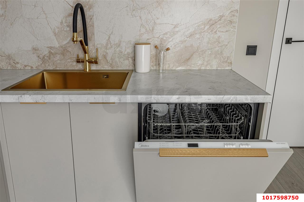 Фото №9: 2-комнатная квартира <span class="whitespace-nowrap">74 м²</span>, <span class="whitespace-nowrap">16/20 эт.</span> - Краснодар, Прикубанский внутригородской округ, мкр. Достояние, ул. им. Мурата Ахеджака, 10А