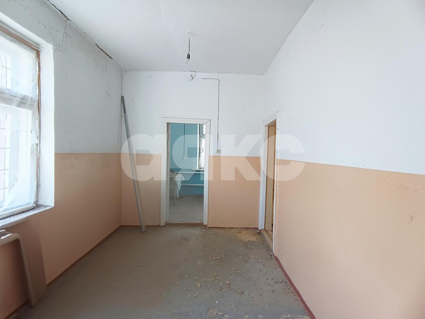 Фото №4: Коммерция <span class="whitespace-nowrap">303 м²</span>, <span class="whitespace-nowrap">1/1 эт.</span> - Дубовка, ул. Степная