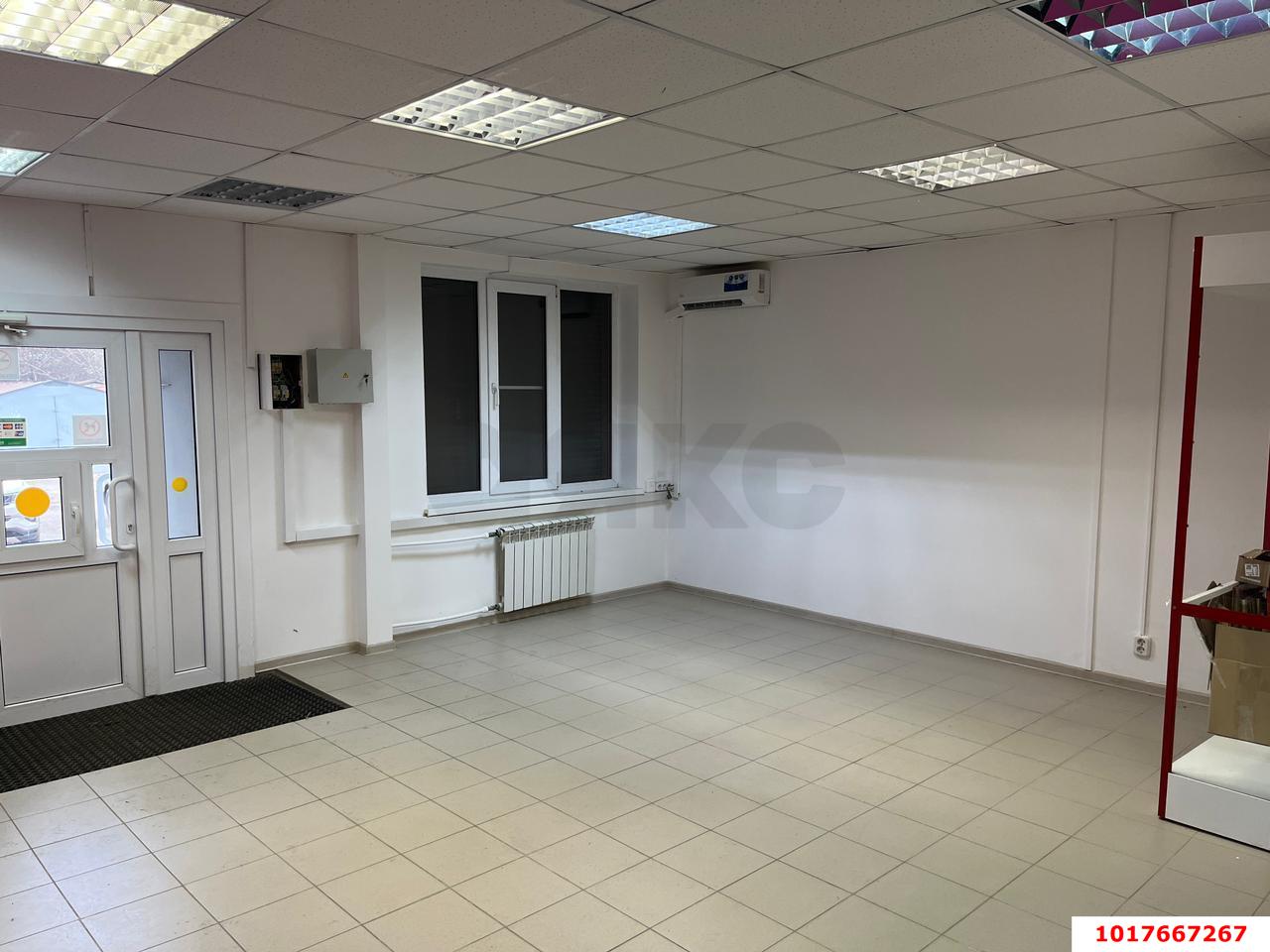 Фото №2: Торговое помещение <span class="whitespace-nowrap">78 м²</span>, <span class="whitespace-nowrap">1/4 эт.</span> - Российский, мкр. Прикубанский внутригородской округ, ул. Волховская, 8