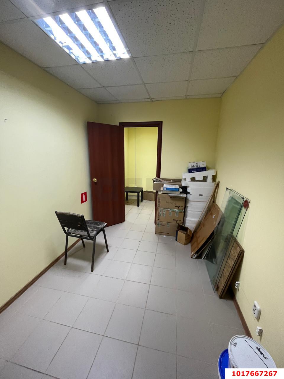 Фото №4: Торговое помещение <span class="whitespace-nowrap">78 м²</span>, <span class="whitespace-nowrap">1/4 эт.</span> - Российский, мкр. Прикубанский внутригородской округ, ул. Волховская, 8