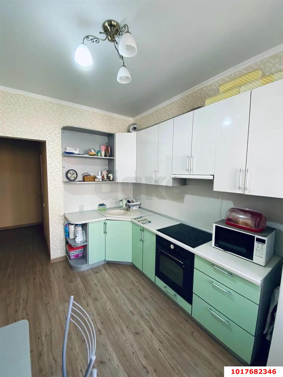 Фото №2: 1-комнатная квартира <span class="whitespace-nowrap">43 м²</span>, <span class="whitespace-nowrap">4/7 эт.</span> - Краснодар, Прикубанский внутригородской округ, мкр. Музыкальный, ул. имени Сергея Есенина, 108/1