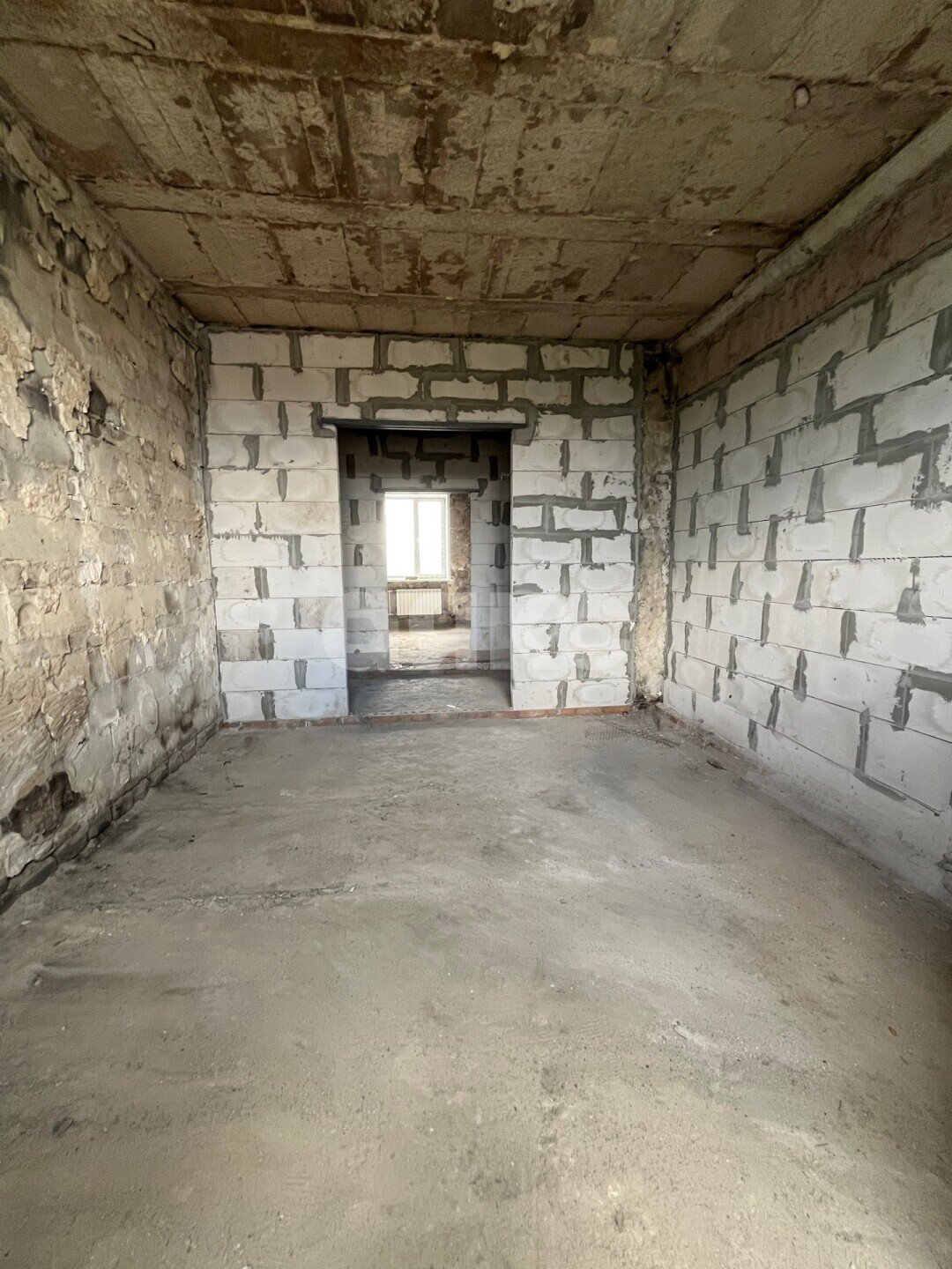 Фото №9: 3-комнатная квартира <span class="whitespace-nowrap">75 м²</span>, <span class="whitespace-nowrap">5/5 эт.</span> - Мариуполь, р. Жовтневый, пр-кт Металлургов, 21