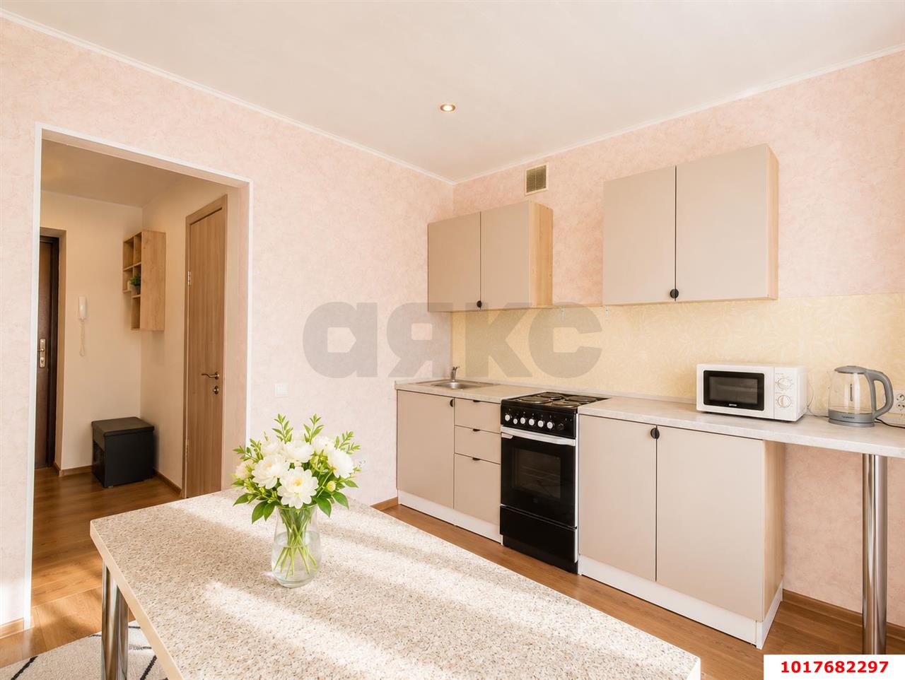 Фото №2: 1-комнатная квартира <span class="whitespace-nowrap">42 м²</span>, <span class="whitespace-nowrap">5/6 эт.</span> - Краснодар, Прикубанский внутригородской округ, мкр. Музыкальный, ул. имени Сергея Есенина, 108/7Б