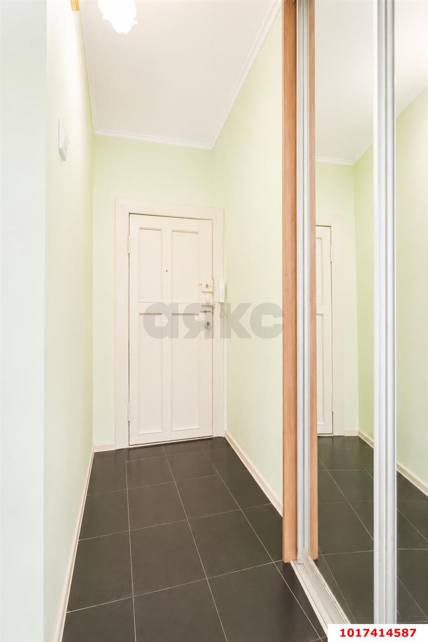 Фото №8: 1-комнатная квартира <span class="whitespace-nowrap">31 м²</span>, <span class="whitespace-nowrap">4/5 эт.</span> - Краснодар, Прикубанский внутригородской округ, мкр. Фестивальный, ул. Атарбекова, 27