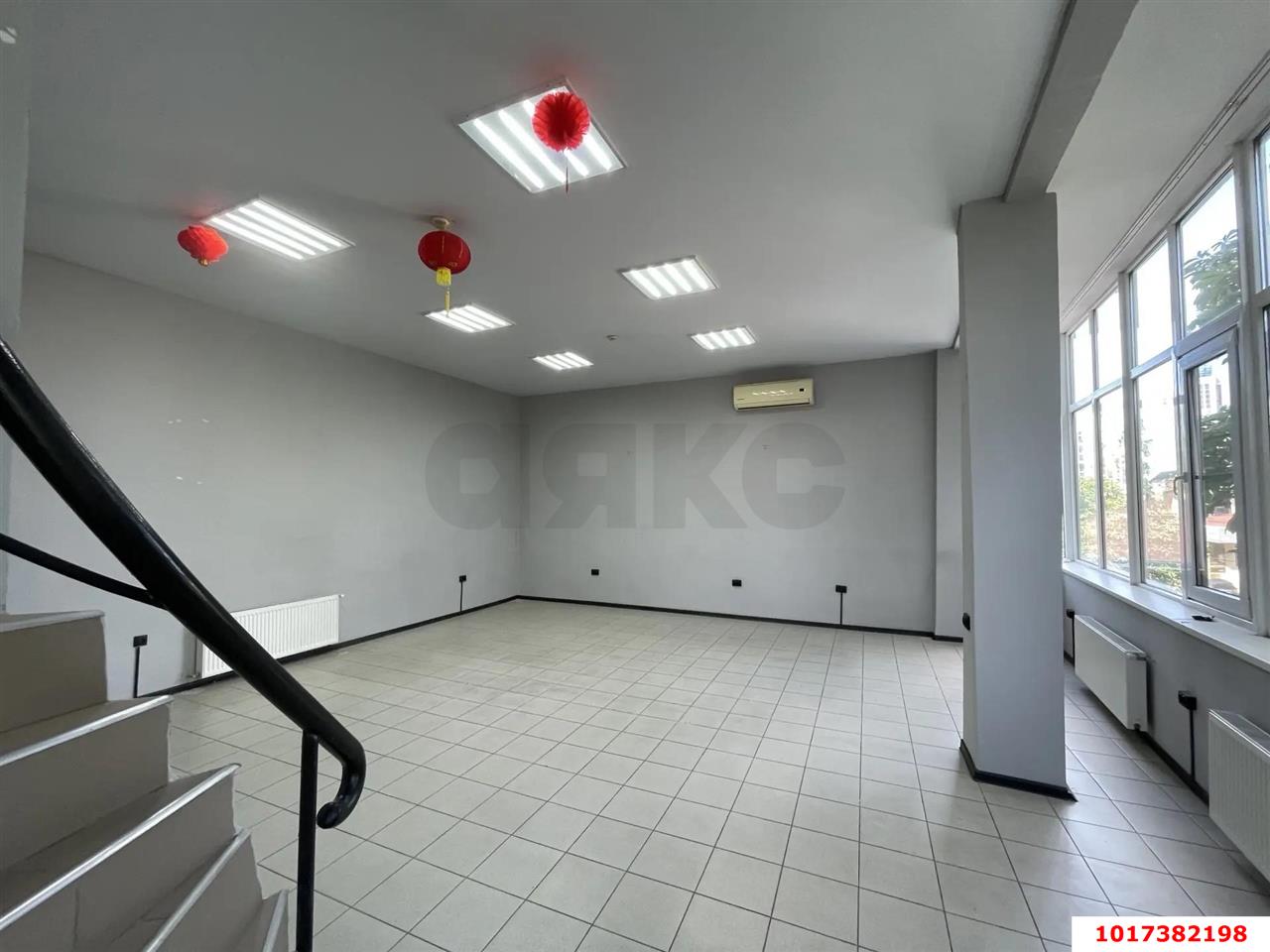 Фото №5: Отдельное здание <span class="whitespace-nowrap">176 м²</span>, <span class="whitespace-nowrap">1/3 эт.</span> - Краснодар, Западный внутригородской округ, мкр. Центральный, ул. Октябрьская, 141