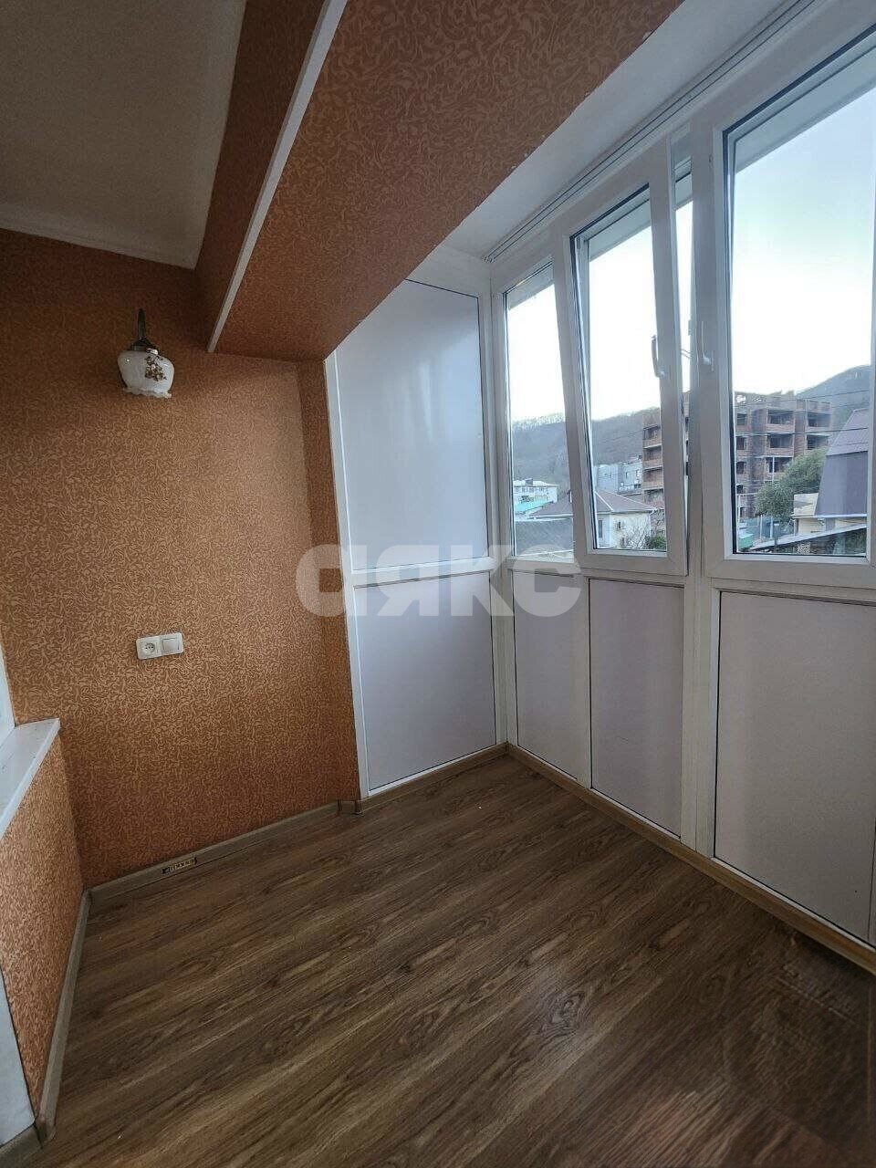 Фото №7: 3-комнатная квартира <span class="whitespace-nowrap">42 м²</span>, <span class="whitespace-nowrap">2/5 эт.</span> - Туапсе, ул. Бондаренко, 6
