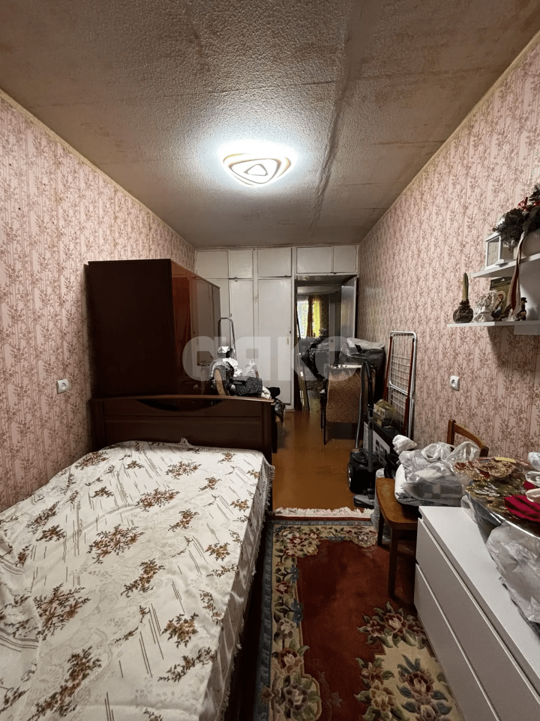 Фото №1: 2-комнатная квартира <span class="whitespace-nowrap">44 м²</span>, <span class="whitespace-nowrap">1/5 эт.</span> - Волгоград, Кировский, мкр. Развилка, ул. Кирова, 109А