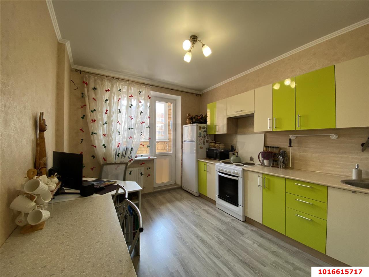 Фото №1: 1-комнатная квартира <span class="whitespace-nowrap">43 м²</span>, <span class="whitespace-nowrap">16/19 эт.</span> - Краснодар, Карасунский внутригородской округ, мкр. Гидростроителей, ул. Автолюбителей, 52/4