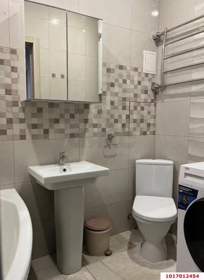Фото №6: 1-комнатная квартира <span class="whitespace-nowrap">45 м²</span>, <span class="whitespace-nowrap">5/6 эт.</span> - Краснодар, Прикубанский внутригородской округ, мкр. Музыкальный, ул. имени Сергея Есенина, 110/1