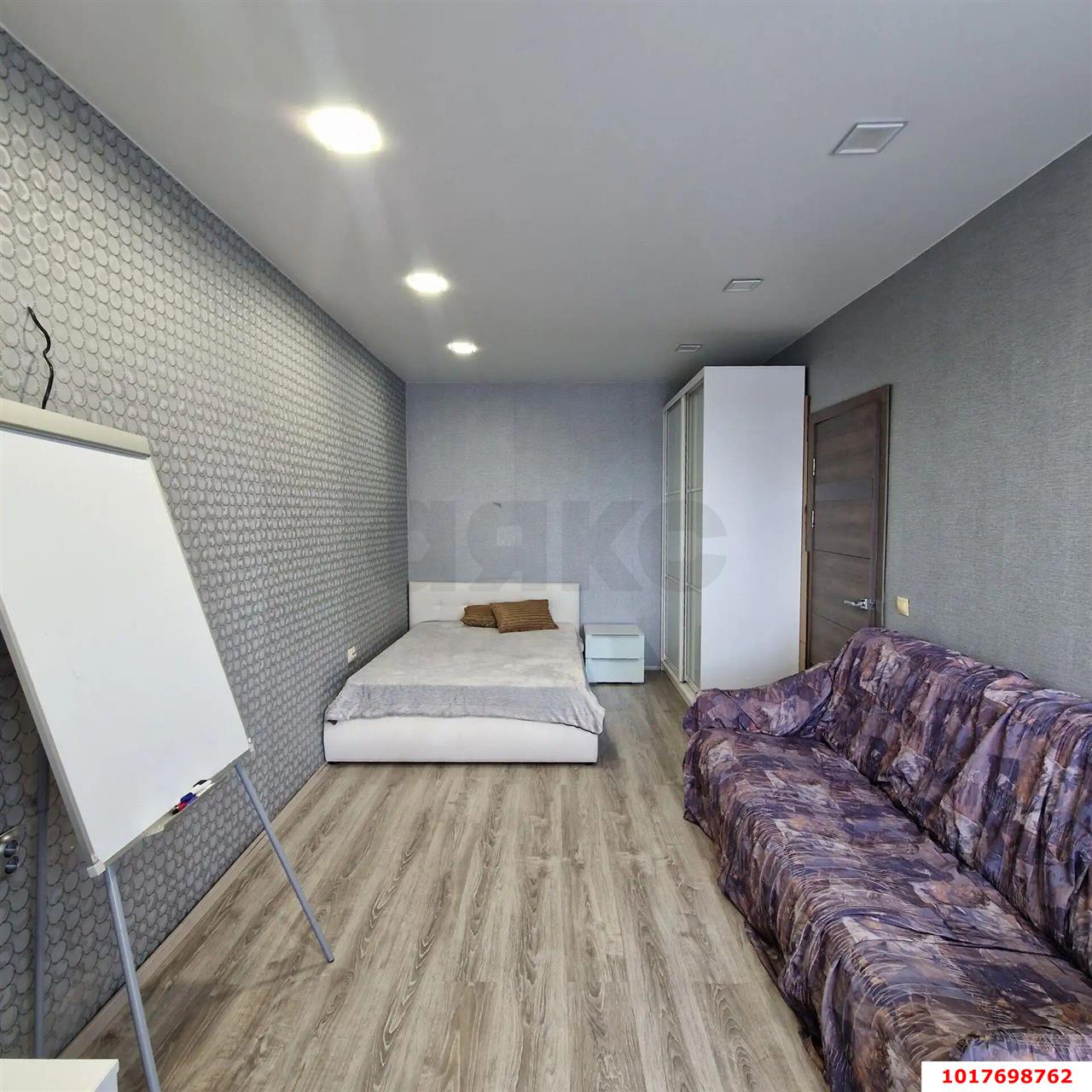 Фото №3: 1-комнатная квартира <span class="whitespace-nowrap">35 м²</span>, <span class="whitespace-nowrap">10/11 эт.</span> - Краснодар, Карасунский внутригородской округ, мкр. Черёмушки, ул. Селезнёва, 4Б