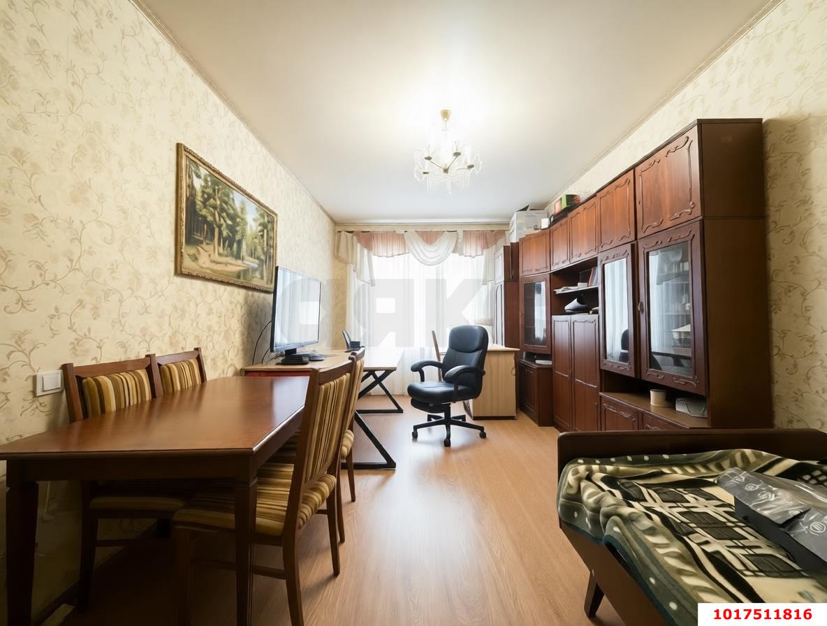 Фото №2: 2-комнатная квартира <span class="whitespace-nowrap">61 м²</span>, <span class="whitespace-nowrap">1/5 эт.</span> - Краснодар, Прикубанский внутригородской округ, мкр. Музыкальный, ул. имени Мусоргского М.П., 19