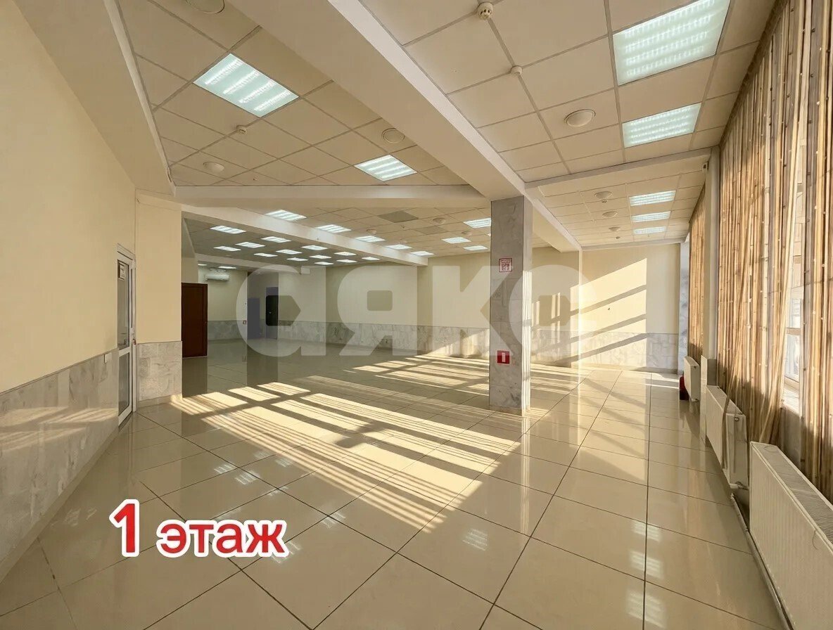 Фото №3: Коммерция <span class="whitespace-nowrap">130 м²</span>, <span class="whitespace-nowrap">1/3 эт.</span> - Майкоп, мкр. квартал Черёмушки, ул. Депутатская, 15