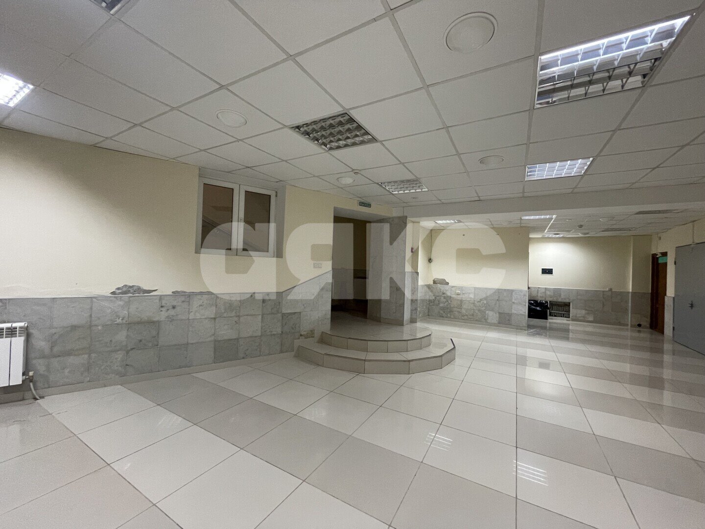 Фото №10: Коммерция <span class="whitespace-nowrap">130 м²</span>, <span class="whitespace-nowrap">1/3 эт.</span> - Майкоп, мкр. квартал Черёмушки, ул. Депутатская, 15
