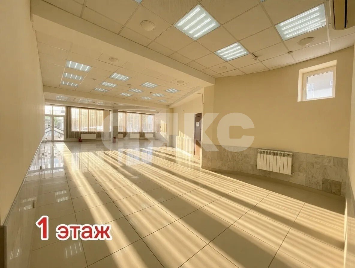 Фото №2: Коммерция <span class="whitespace-nowrap">130 м²</span>, <span class="whitespace-nowrap">1/3 эт.</span> - Майкоп, мкр. квартал Черёмушки, ул. Депутатская, 15